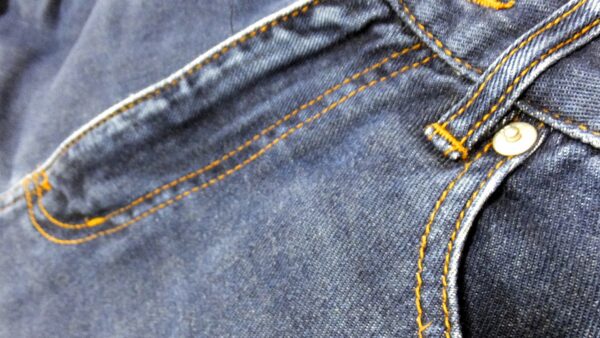 パーカーのチャックが壊れた！この直し方を試してみて！