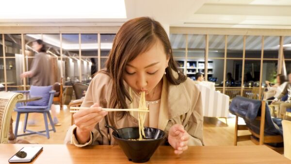ラーメンが好きな女性は男性にモテるのか？ラーメン女子増加中