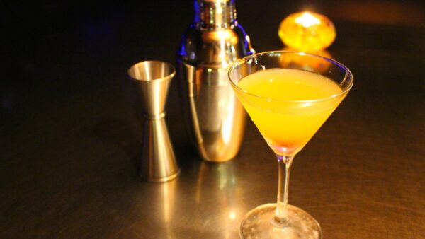 バーでお酒を頼む順番は？最初はこんな一杯がおススメ