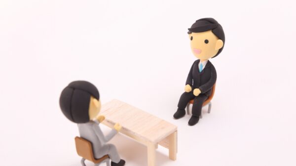 小学校の教員採用試験の難易度について紹介します