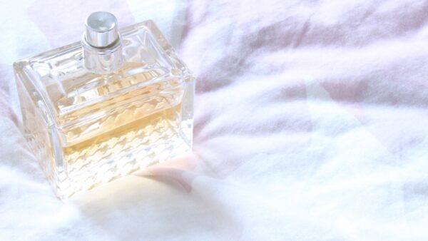 女子からいい匂いがしてくるのはなぜ！？いい香りの残し方