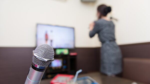 地声が低いからカラオケが苦手！高い声を出す方法