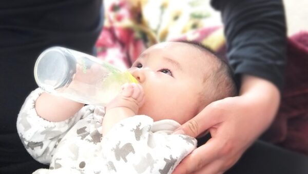搾乳のタイミングとは？混合のときのポイントやコツについて