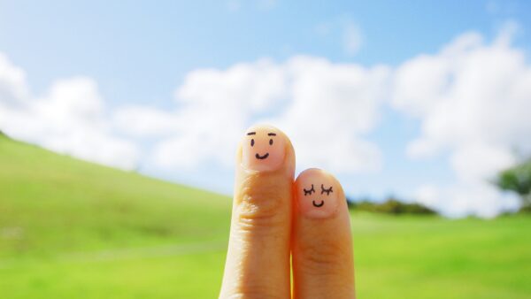 職場で結婚報告をしたくない。しないとどうなるの？について