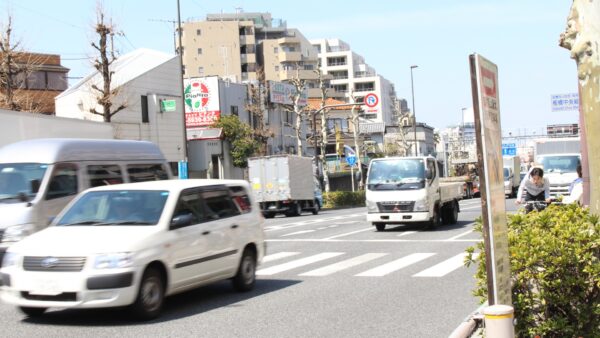 自転車が車道を走っていて危ないと感じるのはみんな同じです