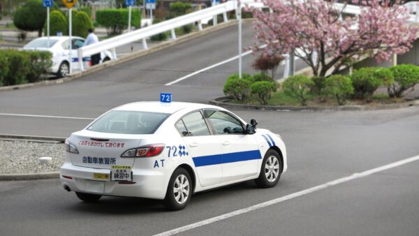 Ｓ字で脱輪すると仮免の試験は中止？or減点？どちらなのか！