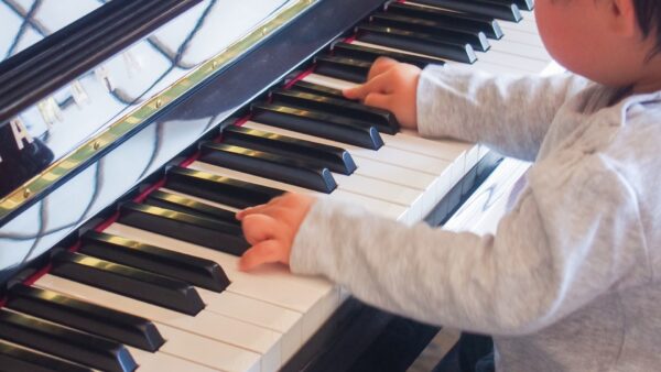 ピアノが弾けない子供…。やめる前に親ができること