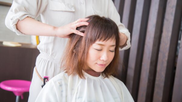 パーマで美容院に行く頻度はどのくらい？その目安について