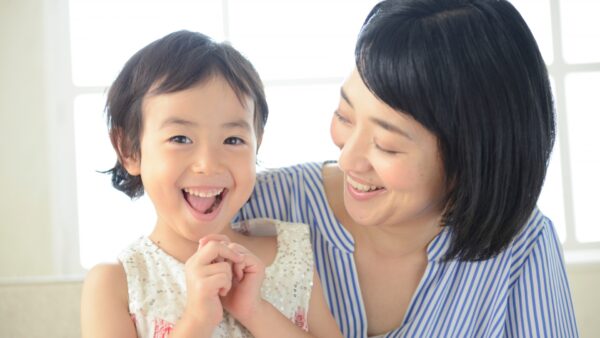 赤ちゃんが母親とわかるのはいつ？認識方法はひとつではなかった